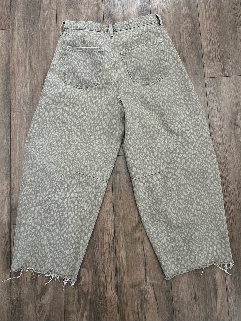 Women’s Leopard Print Wide Leg barrel Jean from Target - Picture 6 of 8